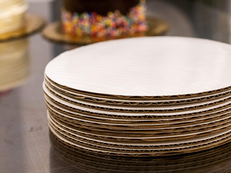 8 Inch White Greaseproof Cake Circles Case of 100 for Professional Presentation gallery