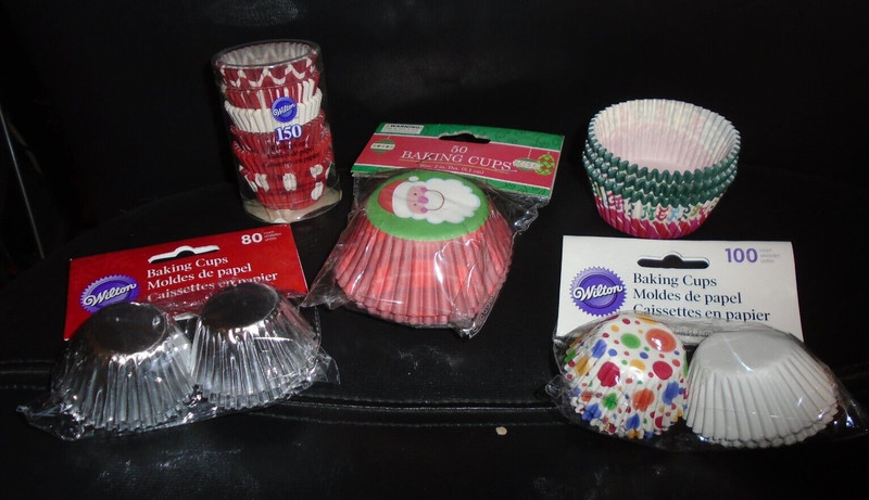LOT OF WILTON CUPCAKE PAPER BAKING CUPS VARIOUS SIZES & HOLIDAYS