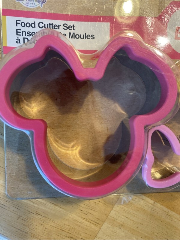 Disney Eats Food Cutter Set- Minnie Mouse Bow and Flower Disney Store See Photos gallery