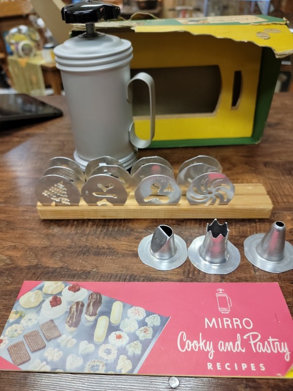Vtg Mirro Cookie & Pastry Press Cake Decorator Set w/ 12 discs 3 tips Box Recipe gallery