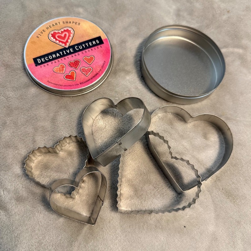 Classic Williams-Sonoma Heart Cookie Cutters Set of 5 w Tin Valentines Day gallery