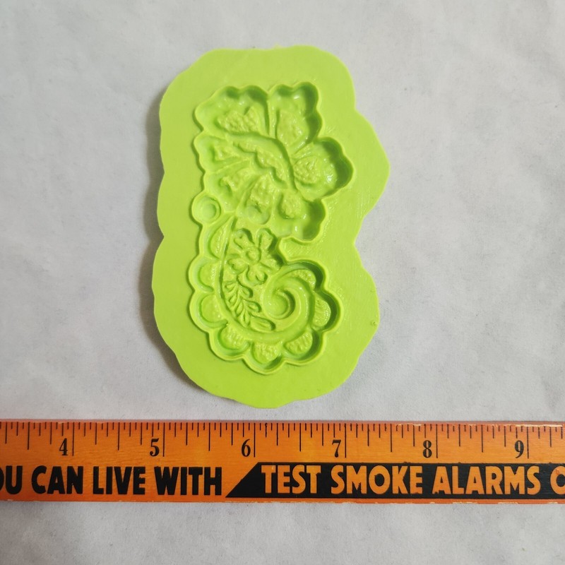 Marvelous Molds Rose Flower Lace Silicone Mold Cake Decorating Fondant Wedding gallery