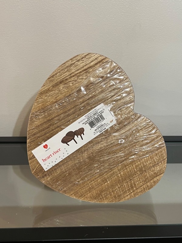 Heart Risers Set of 2 Valentines Wooden Love Desserts 2 tier stand Decor New