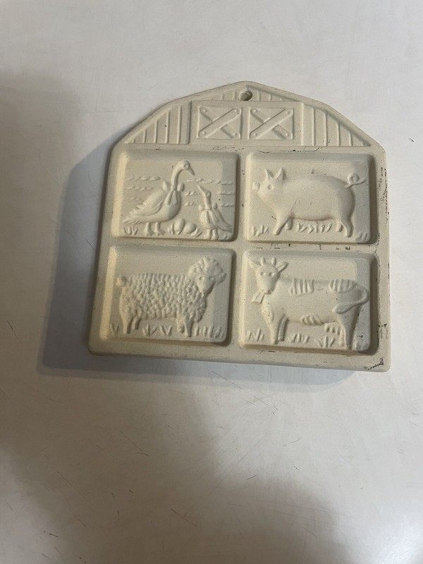 Vintage Pampered Chef Stoneware 1994 Farmyard Friends Cookie Mold gallery