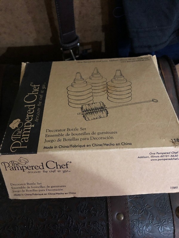 Pampered Chef Decorator Bottle Set Cake Cupcake Frosting Decoration