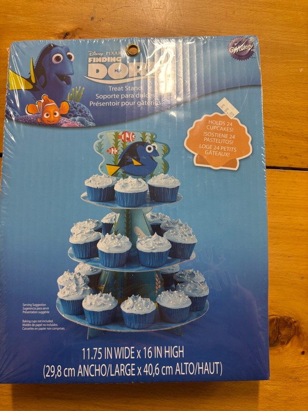Wilton Dory Cupcake Holder