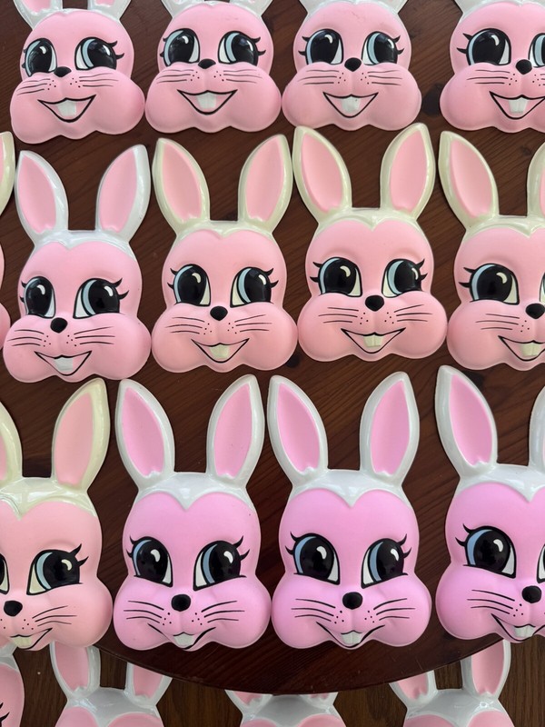 LOT of 30 Vtg Bakery Pink Pop Tops Plastic Mold Easter Bunny Cake Topper Head gallery