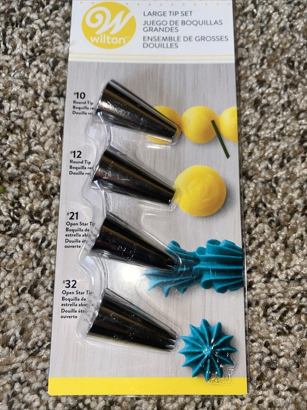 Wilton Cupcake Cake Decorating Tips Liners Candy Eyeballs Gold Spray NEW LOT gallery