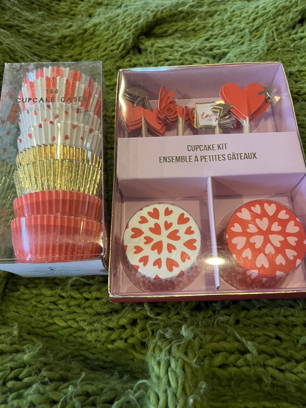 Meri Meri Valentine Bundle Cupcake Kit Picks Wrappers Baking Individual Snacks