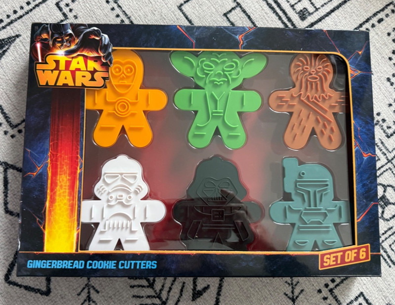 Vintage Star Wars Cookie Cutters 6 ..2014 NEW IN BOXDarth Vader AND CrewYoda