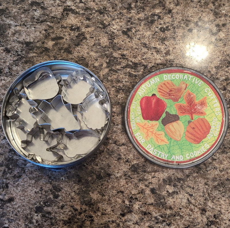 Mini Metal Cookie Cutter Set of 6 in Tin, Autumn Shapes Acorn Thanksgiving