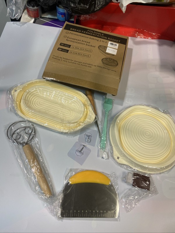 New Open Box Bread Making Kit w/ Collapsible Silicone Bowls Dough Scraper2053