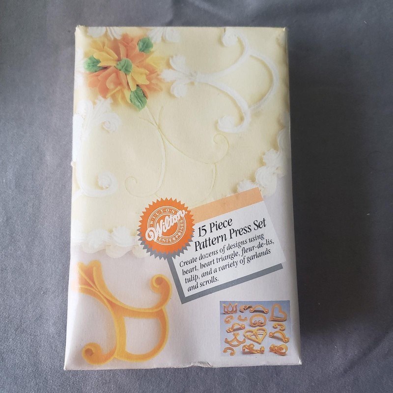 Lot of Wilton Cake Decorating Supplies Fondant Tools Molds Presses gallery
