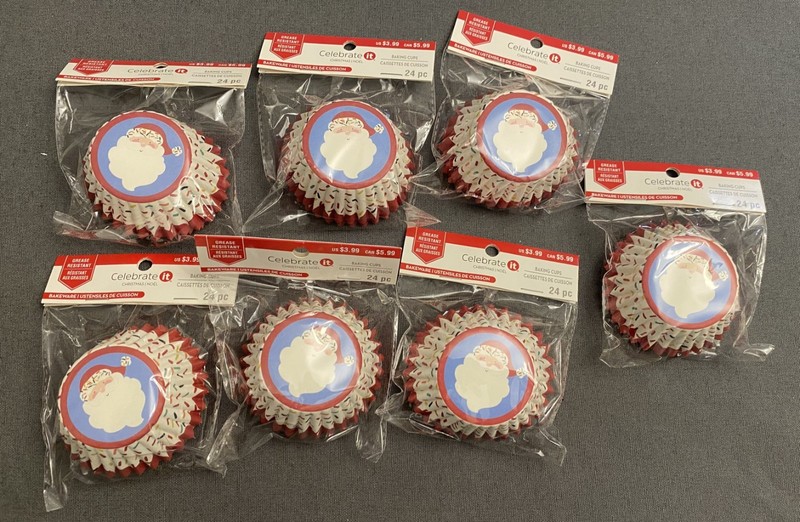 7 LOT CELEBRATE IT BAKING CUPS CHRISTMAS SANTA CLAUSE CUPCAKES 168 TOTAL NEW
