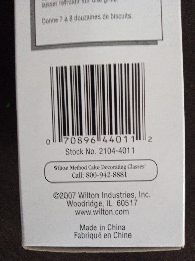 WILTON COMFORT GRIP COOKIE PRESS INCLUDES 12 DISKS And 2 Recipes gallery