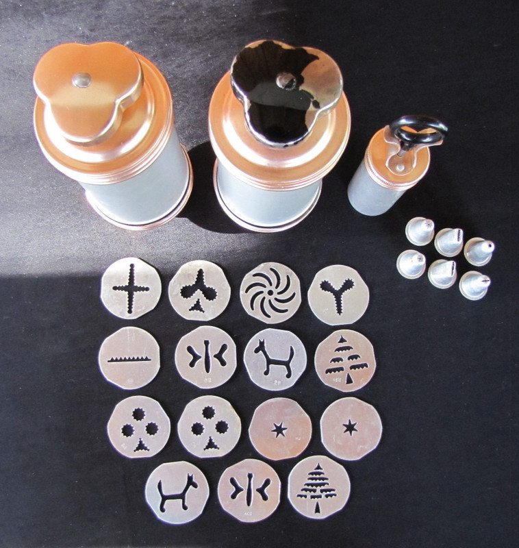Lot of 2 Vintage Mirro Cookie Press & Icing Decorator Press w/Extra Discs gallery
