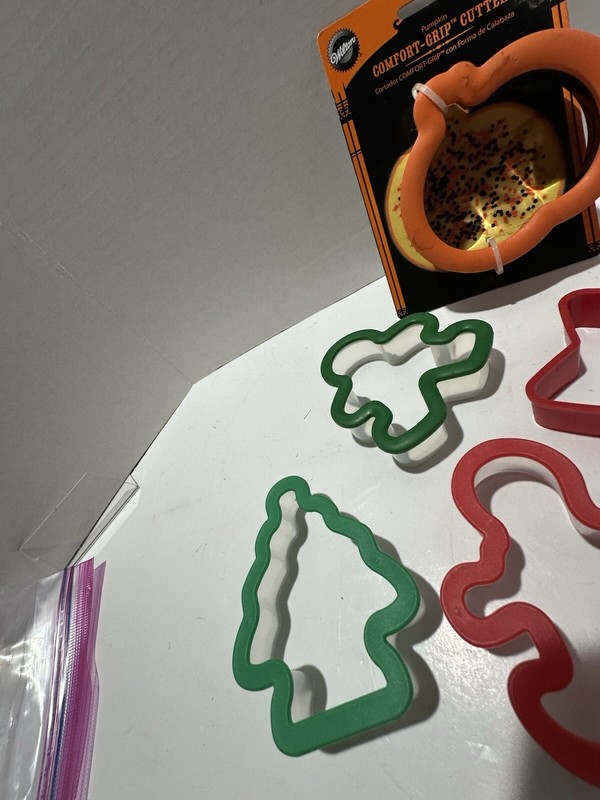 Lot Of 7 Cookie Cutters Holiday Themed Plastic gallery