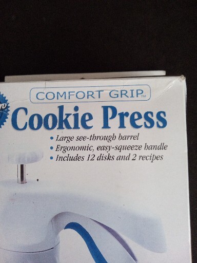 WILTON COMFORT GRIP COOKIE PRESS INCLUDES 12 DISKS And 2 Recipes gallery