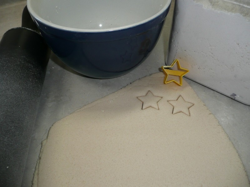 STAR SHAPE CENTER FOR JAM FILLED LINZER COOKIE CUTTER MADE IN USA PR5140 gallery