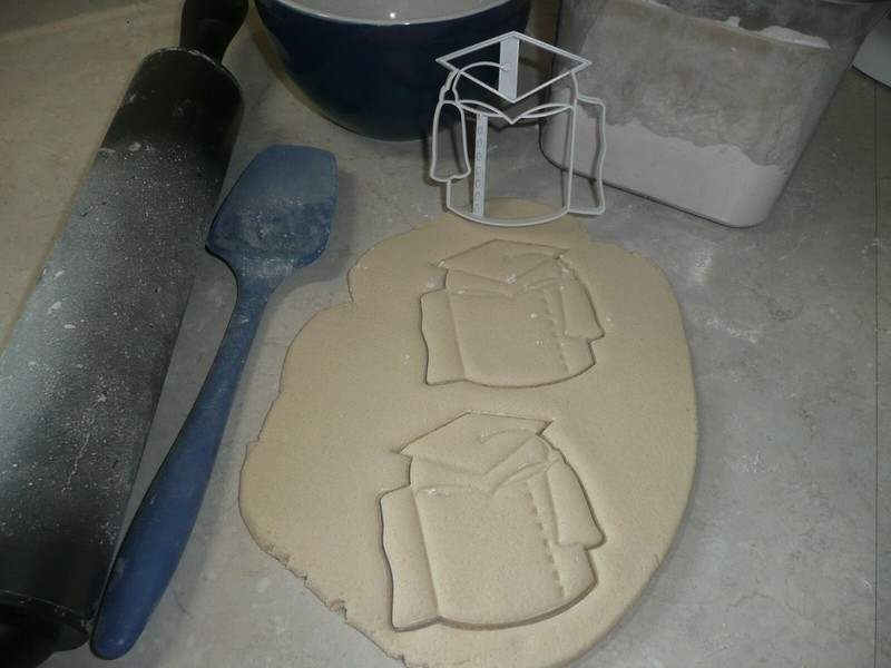 GRADUATION CAP GRAD HAT ON TOILET PAPER TP ROLL SPECIAL COOKIE CUTTER USA PR3642 gallery