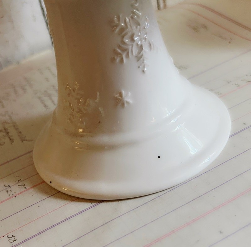 Hallmark 9 1/2" Diameter Cake, Cookie Snowflake Pedestal Ceramic Christmas gallery