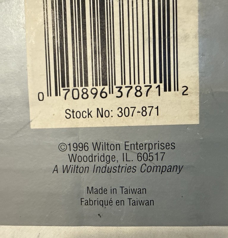 Wilton Candlelight Cake Stand 21.5” Diameter Scrollwork 1996 Original Box EUC gallery