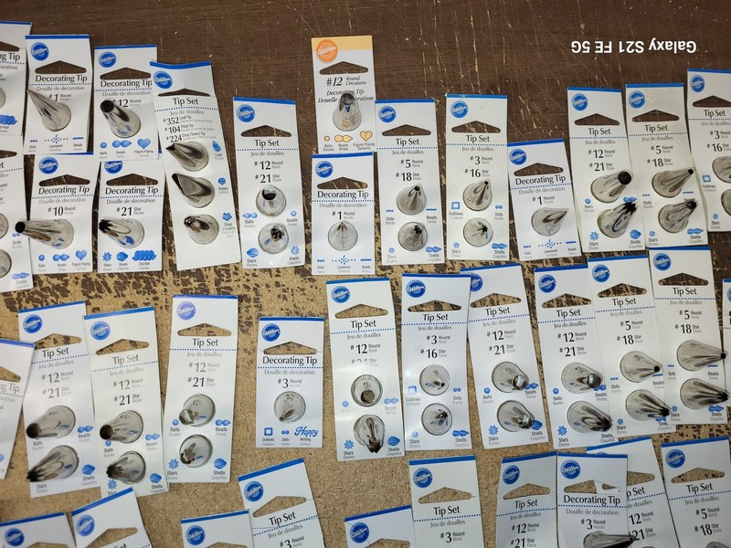 Lot of 72 New Packages of Wilton Cake Decorating Metal Tips Lot A gallery