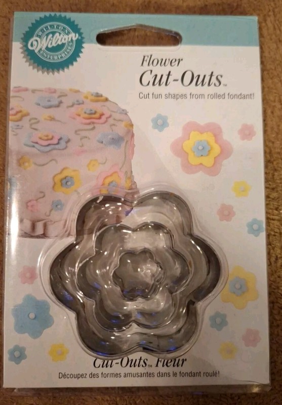 Wilton 3 Piece Graduated Sizes Flower Fondant Cut-outs Cutters New in Package