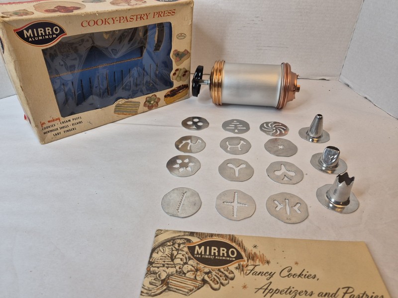Mirro Vintage Copper Cookie Pastry Press 358-AM 12 Discs 3 Tips Instructions gallery