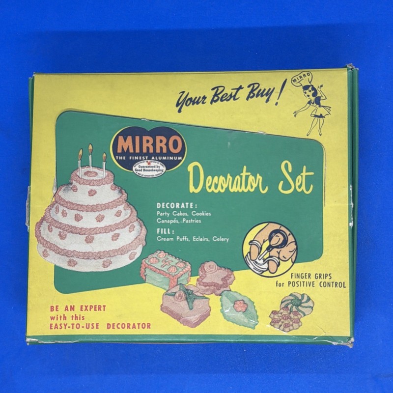 VINTAGE MIRRO (THE FIRST ALUMINUM) DECORATOR SET & ORIGINAL BOX Complete Baking