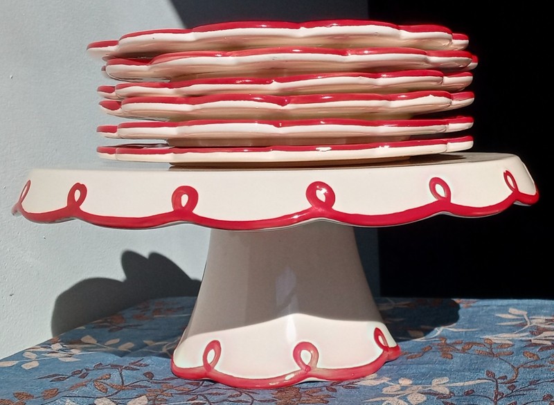 Mushroom Shaped Cake Stand with 6 Matching Plates Table Decor Red/white