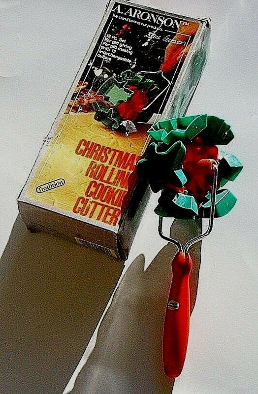 Aronson Christmas Rolling Cookie Cutter Set 13pc gallery