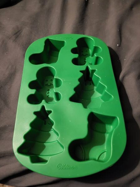 Wilton Christmas Tree Stocking Gingerbread Man Silicone Baking Mold 6-Cavity gallery
