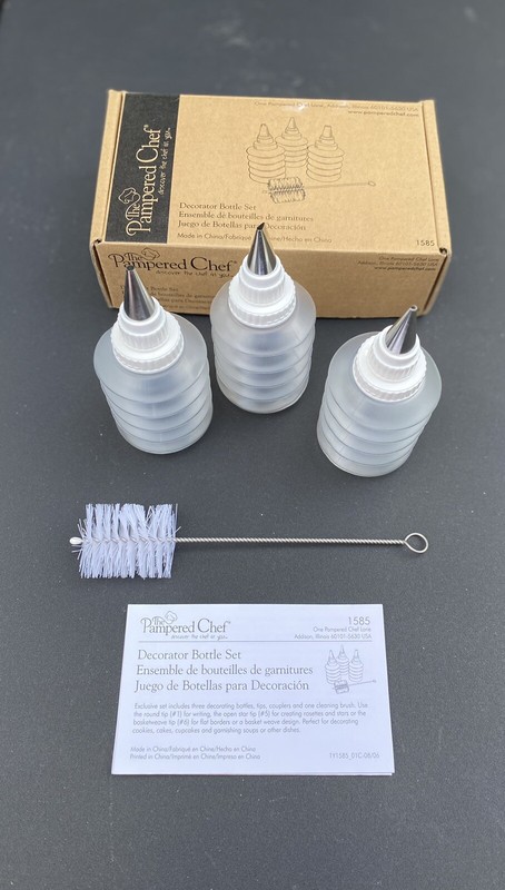 The Pampered Chef Decorator Bottle Set With Tips 1585 BNIB