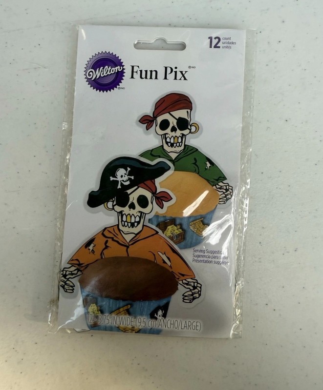 Wilton Fun Pix Pirate Cupcake Wrappers & Picks – NEW – Set of 12 gallery