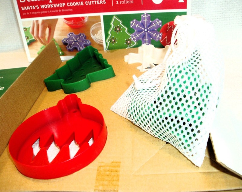 NIB WILLIAM-SONOMA STAMP IN STYLE CHRISTMAS COOKIE CUTTERS ROLLERS & STAMPS gallery