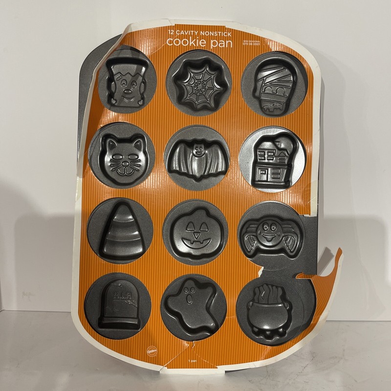 Wilton Cookie Pan Halloween 12 Cavity Non Stick Ghost Dracula 16 1/2 H x 11.2 W