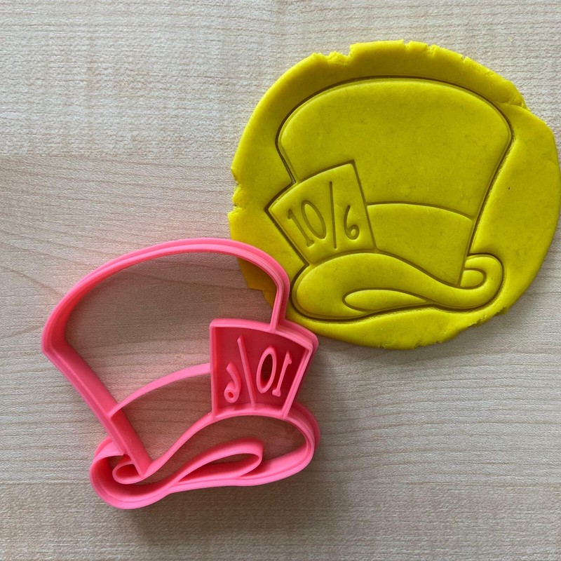 Alice Adventures in Wonderland Cookies Cutter Set, Drink Eat Me, Biscuit Stamp gallery