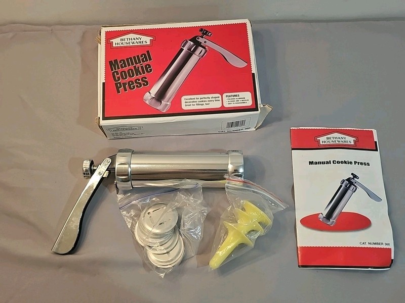 Bethany Housewares Manual Cookie Press Cookie Disks & Nozzles Open Box