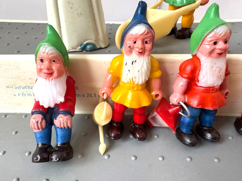 Vtg 80's Snow White & the Seven Dwarfs Plastic Figures CAKE TOPPER Collectibles gallery