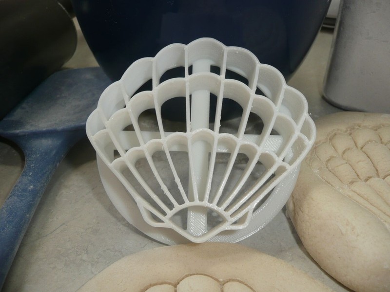SCALLOPED SHELL SET OF 2 SIZES CONCHA COOKIE CUTTERS MEXICAN SWEET BREAD PR1763 gallery