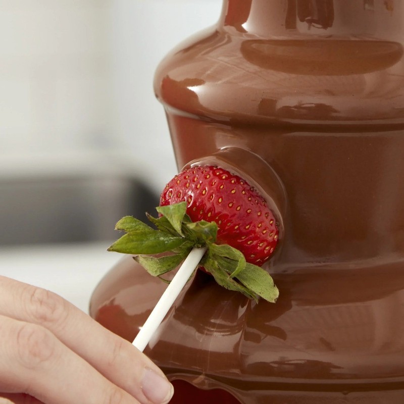 Wilton Chocolate Melting Sugar, 32 oz/2 lb bag gallery