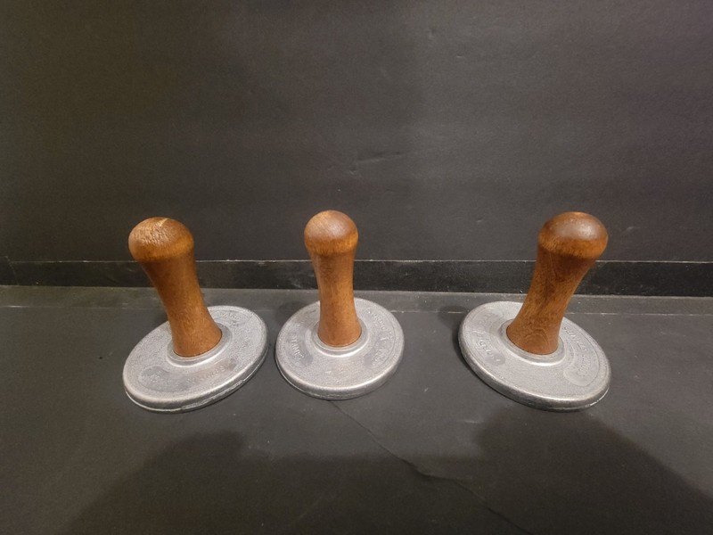 Set 3: Williams Sonoma Nordic Ware Cast Aluminum Honey Bee Cookie Stamps - New gallery