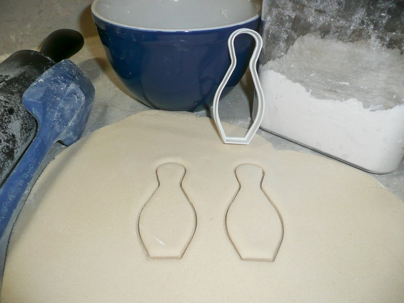 BOWLING BALL PINS SHIRT RECREATIONAL SPORT ACTIVITY COOKIE CUTTER USA PR1372 gallery