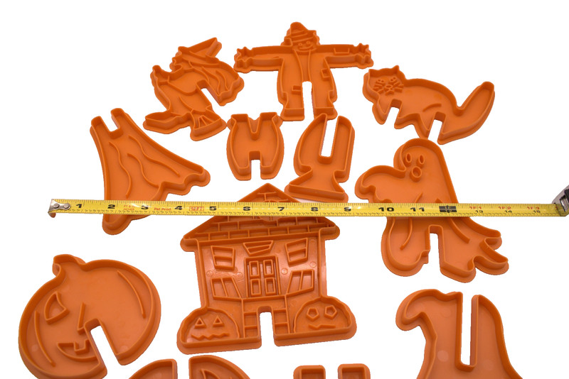 Nordic Ware Halloween 3D Cookie Cutter Set Witch Ghost Scarecrow Pumpkin 12 Pcs gallery