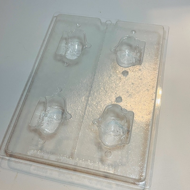 Life of the Party 3D Crowns Chocolate Mold - M205 gallery