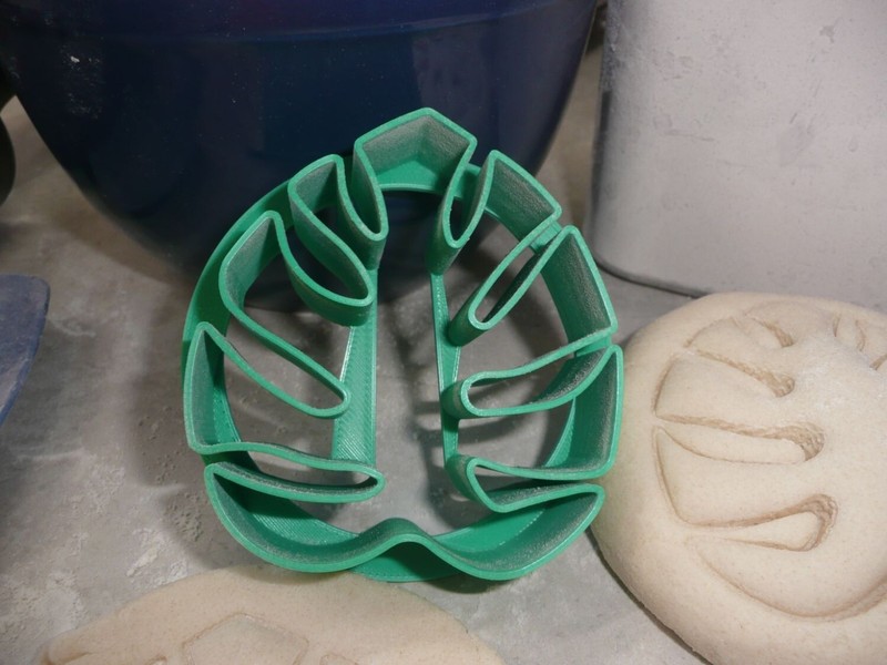 MONSTERA LEAF SET OF 2 SIZES CONCHA COOKIE CUTTERS MEXICAN SWEET BREAD PR1775 gallery