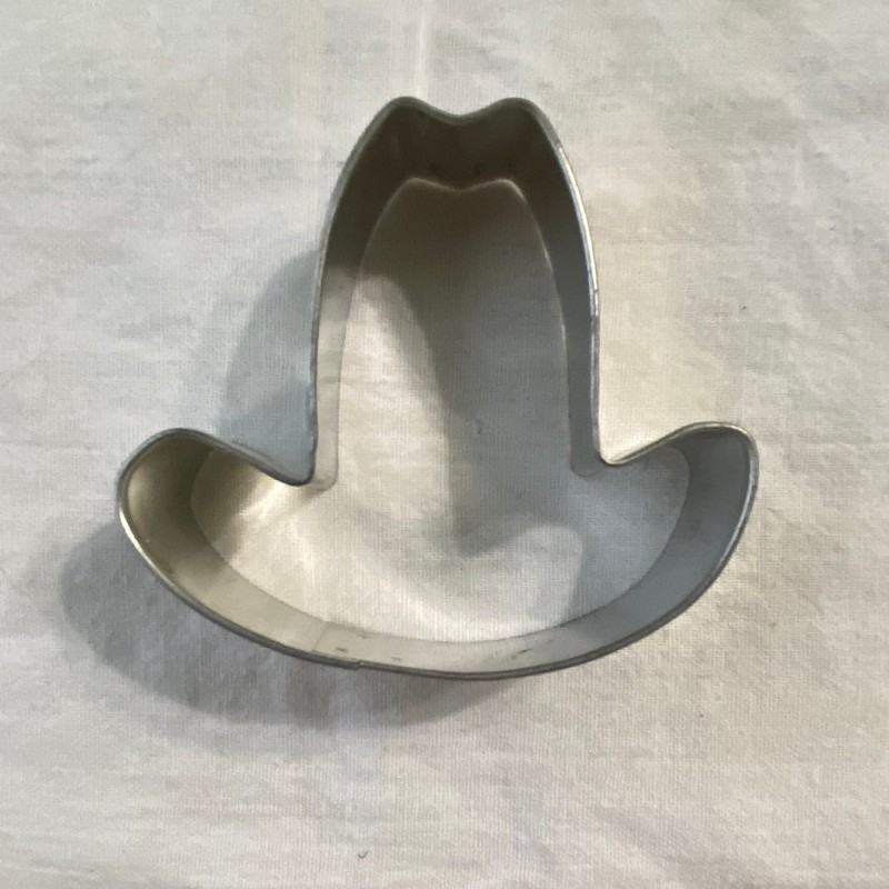 Set 6 Cookie Cutters Metal Aluminum Holiday Seasonal Cowboy Maple Leaf Canada gallery