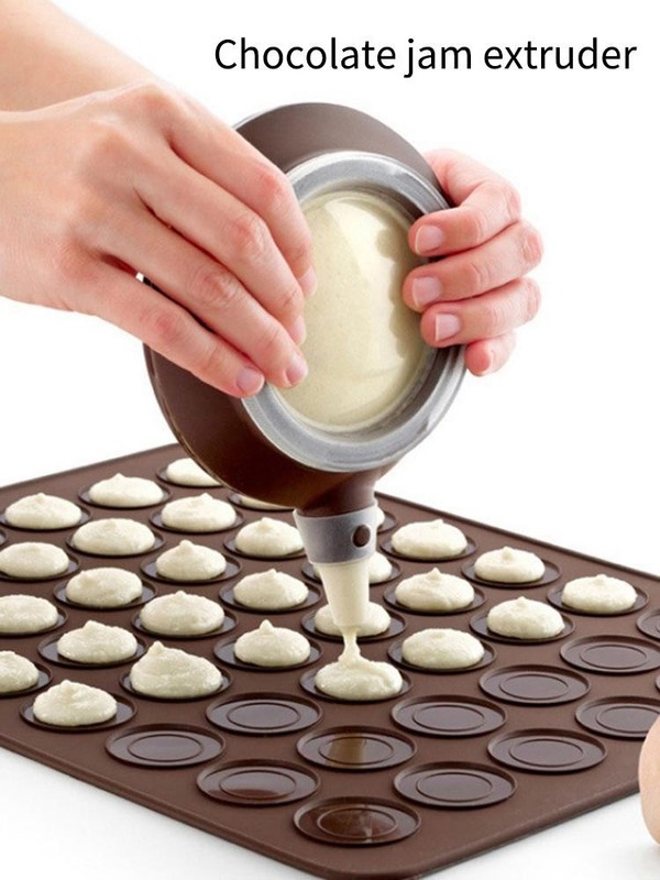 6pcs Silicone Cake Nozzles – Patterned Tips for Decorating Macarons, Cream gallery