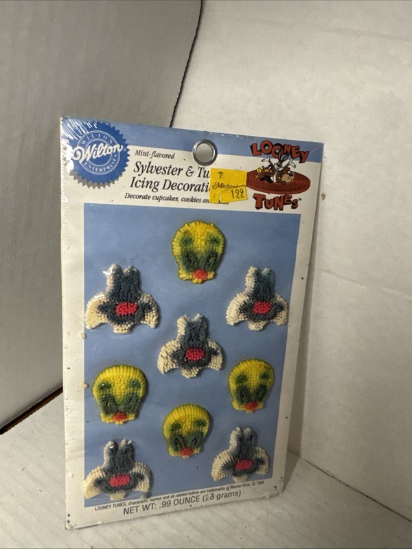 NOS New Vintage Looney Tunes Tweety Bird Candy Cake Icing Decorations Sealed
